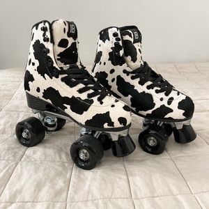 NWOT Intentionally Blank Cow Print Roller Skates